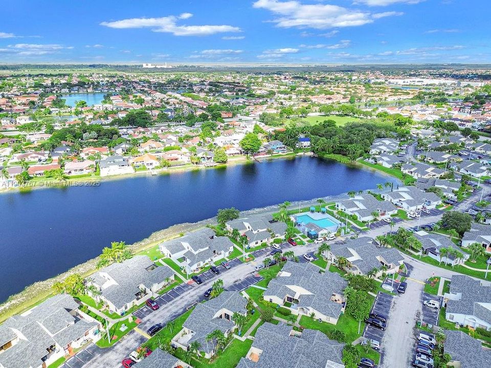 En Venta: $399,000 (3 camas, 2 baños, 1245 Pies cuadrados)