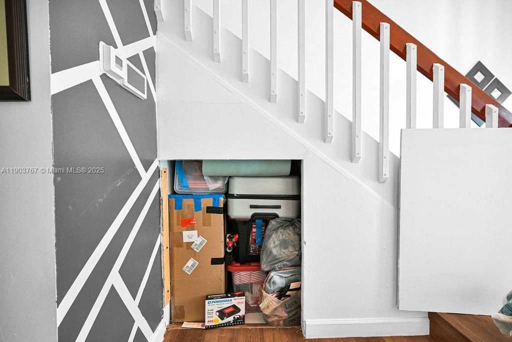 En Venta: $399,000 (3 camas, 2 baños, 1245 Pies cuadrados)