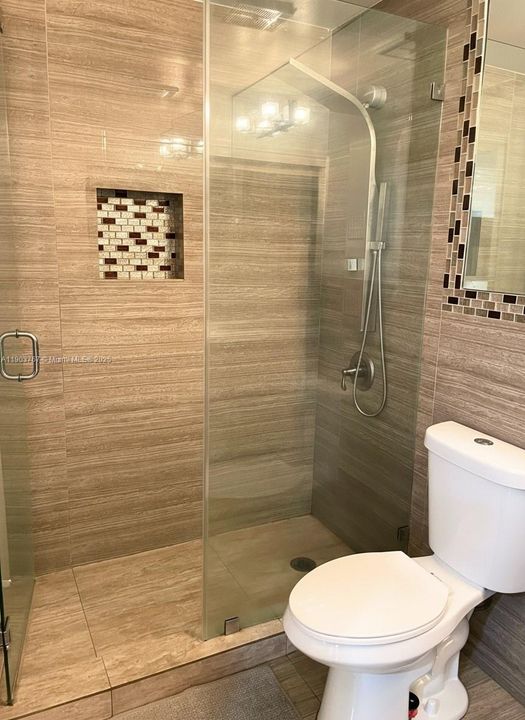 En Venta: $399,000 (3 camas, 2 baños, 1245 Pies cuadrados)