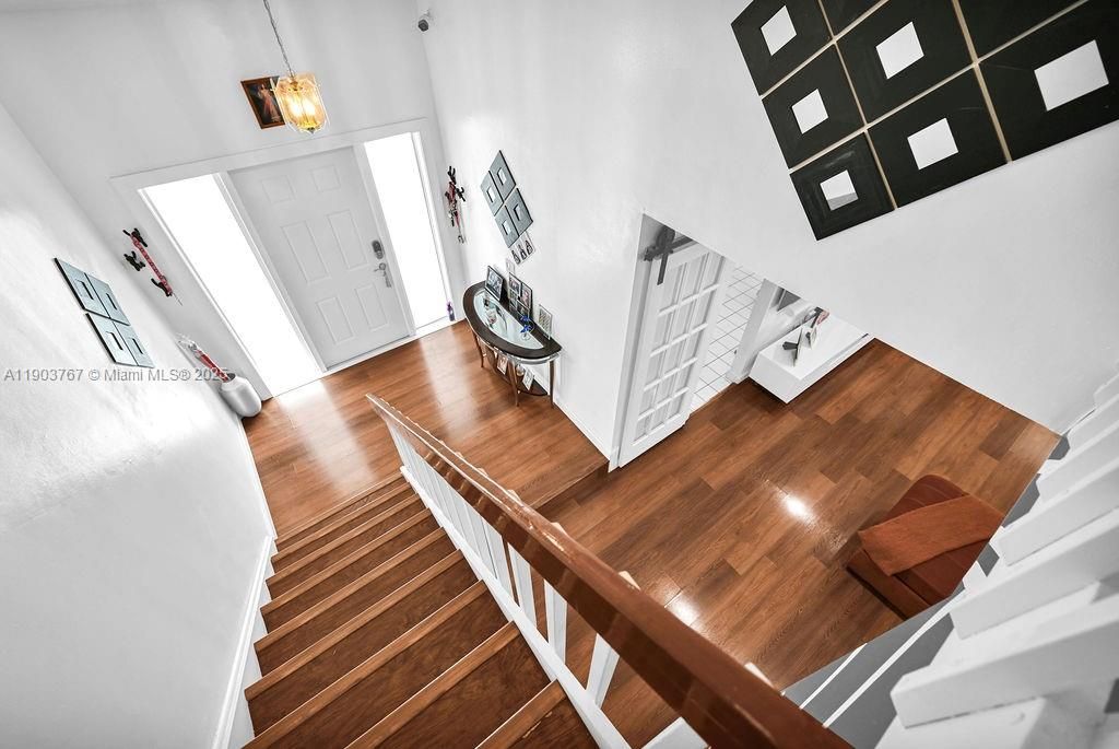 En Venta: $399,000 (3 camas, 2 baños, 1245 Pies cuadrados)