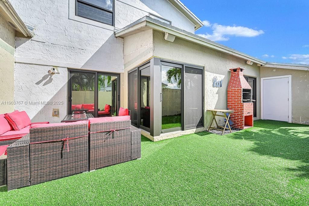 En Venta: $399,000 (3 camas, 2 baños, 1245 Pies cuadrados)