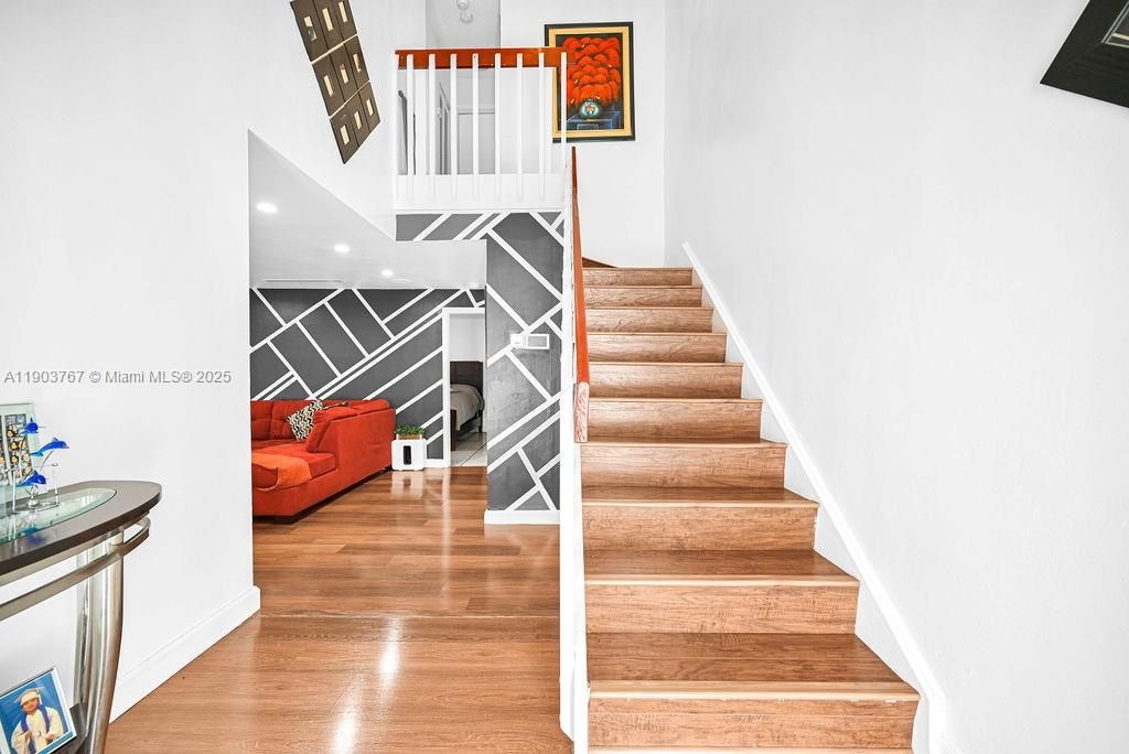 En Venta: $399,000 (3 camas, 2 baños, 1245 Pies cuadrados)