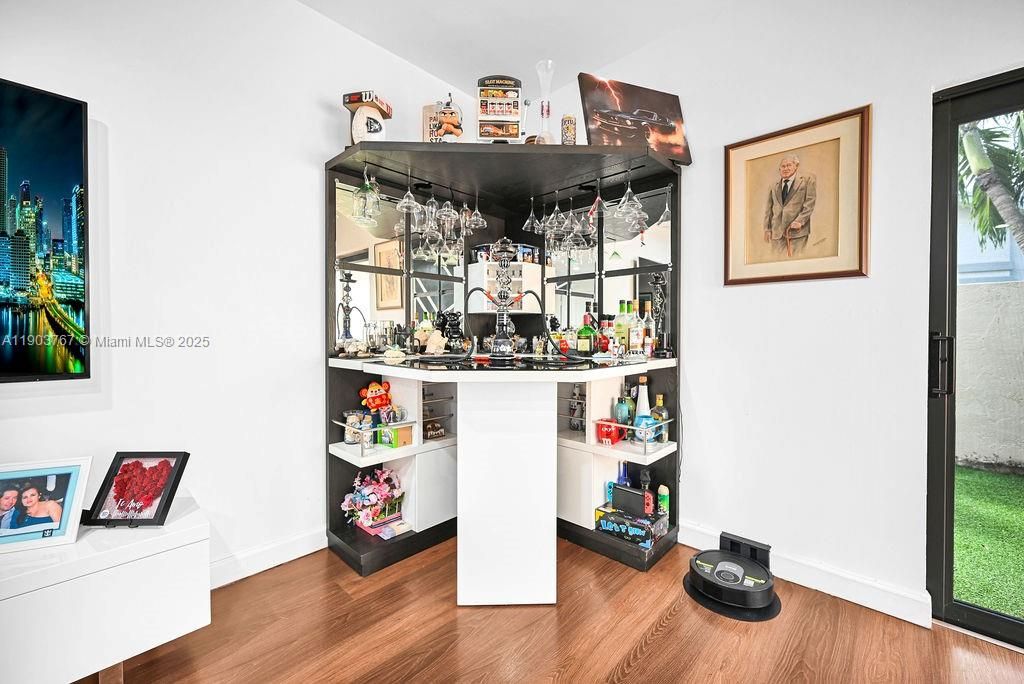 En Venta: $399,000 (3 camas, 2 baños, 1245 Pies cuadrados)