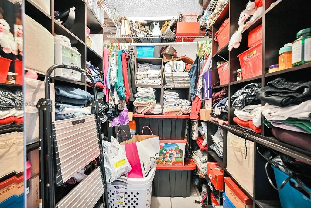 En Venta: $399,000 (3 camas, 2 baños, 1245 Pies cuadrados)