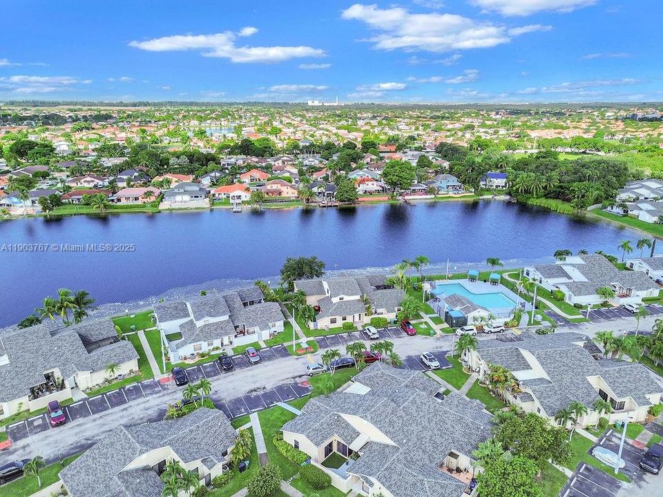 En Venta: $399,000 (3 camas, 2 baños, 1245 Pies cuadrados)