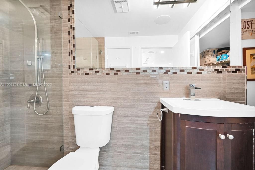 En Venta: $399,000 (3 camas, 2 baños, 1245 Pies cuadrados)