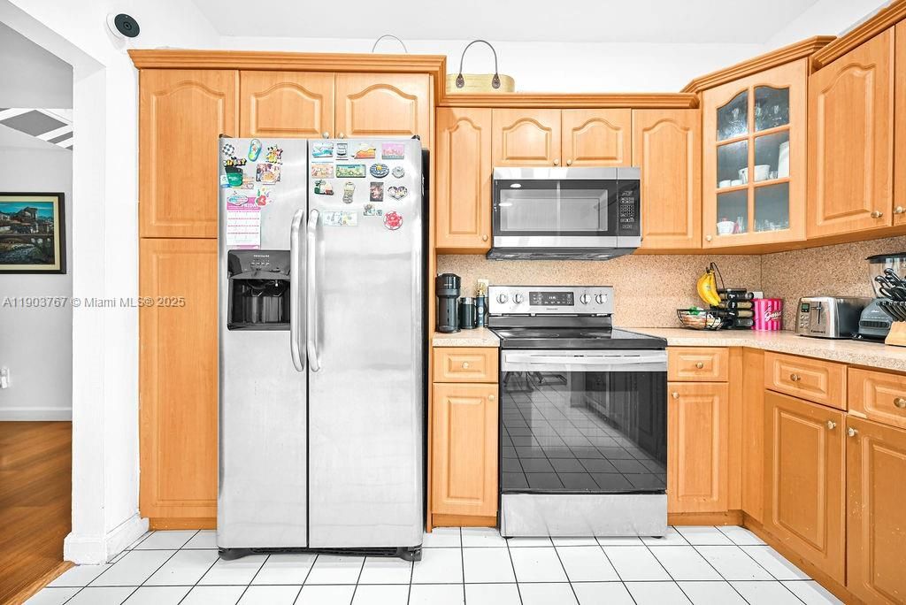 En Venta: $399,000 (3 camas, 2 baños, 1245 Pies cuadrados)