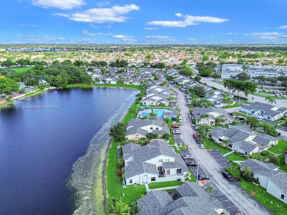 En Venta: $399,000 (3 camas, 2 baños, 1245 Pies cuadrados)