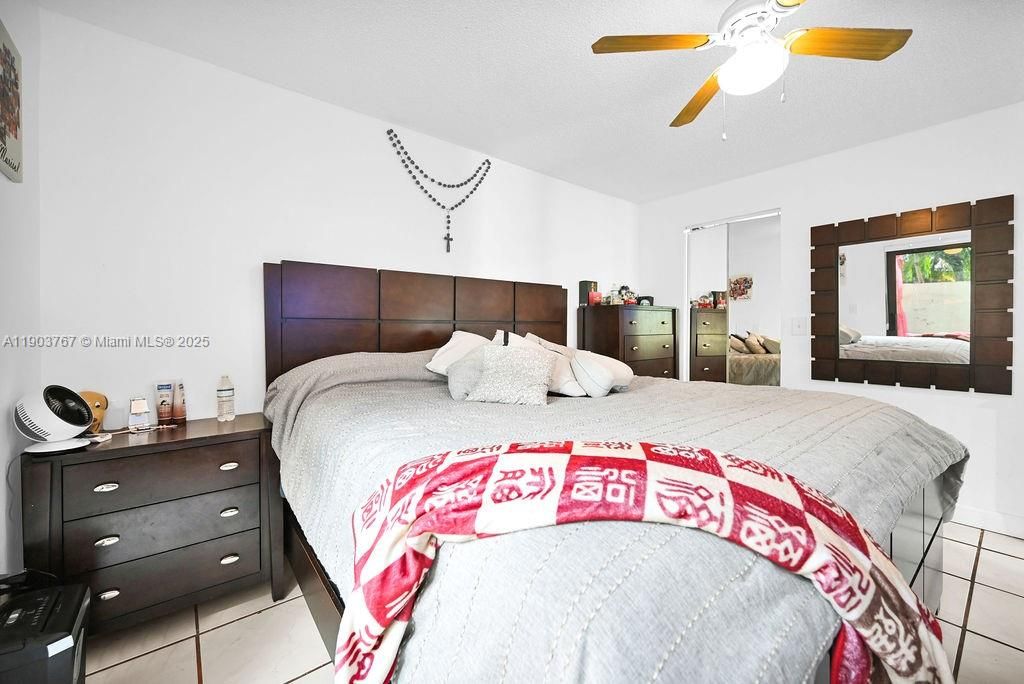 En Venta: $399,000 (3 camas, 2 baños, 1245 Pies cuadrados)