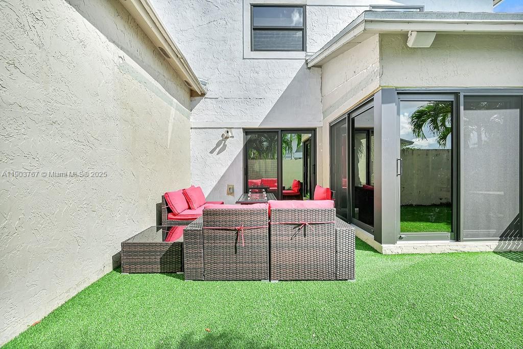 En Venta: $399,000 (3 camas, 2 baños, 1245 Pies cuadrados)