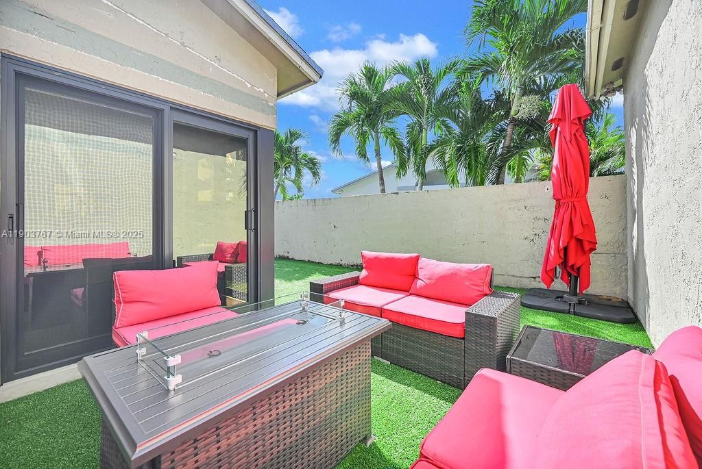 En Venta: $399,000 (3 camas, 2 baños, 1245 Pies cuadrados)