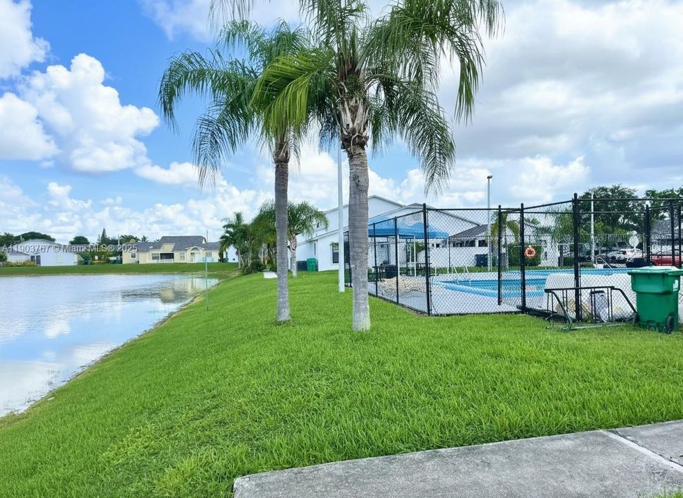 En Venta: $399,000 (3 camas, 2 baños, 1245 Pies cuadrados)