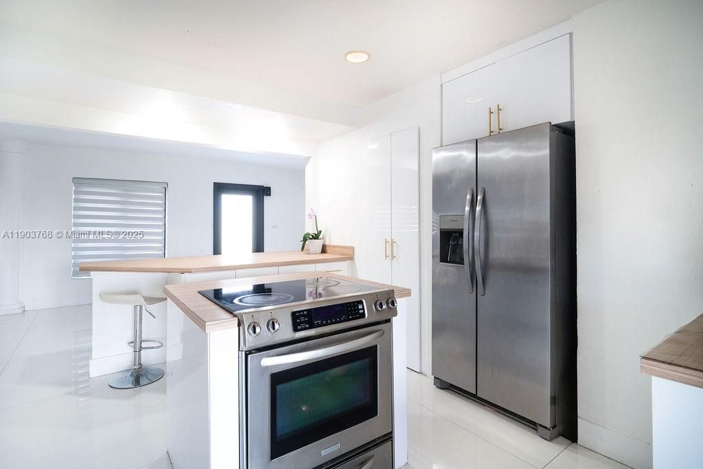 For Sale: $750,000 (3 beds, 2 baths, 1350 Square Feet)