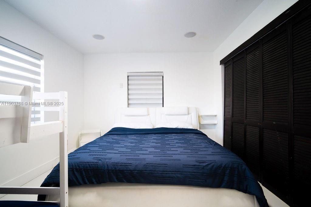 For Sale: $750,000 (3 beds, 2 baths, 1350 Square Feet)