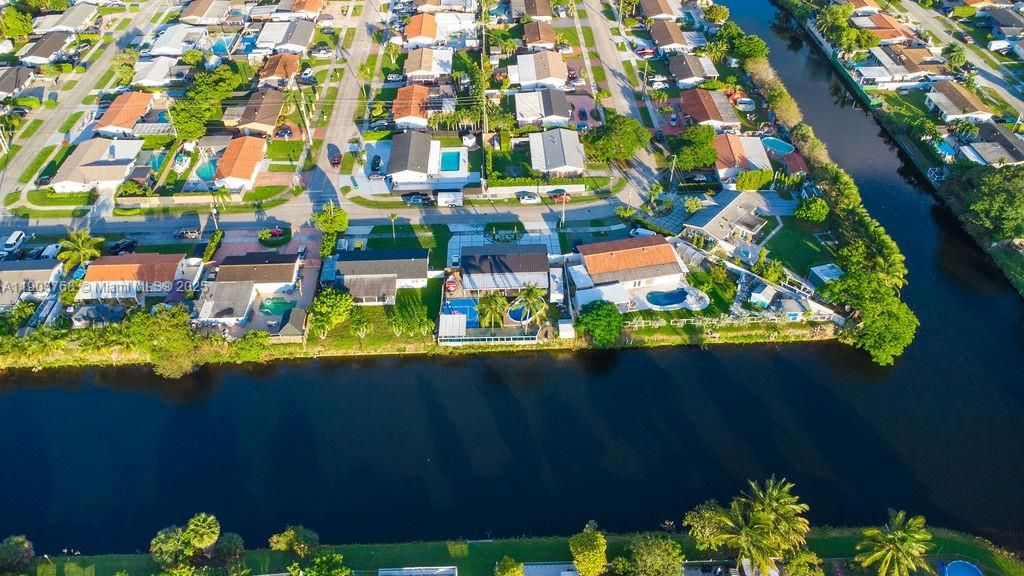 For Sale: $750,000 (3 beds, 2 baths, 1350 Square Feet)