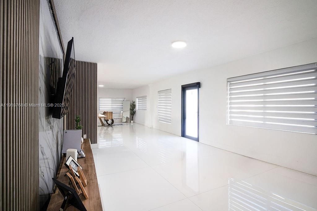 For Sale: $750,000 (3 beds, 2 baths, 1350 Square Feet)