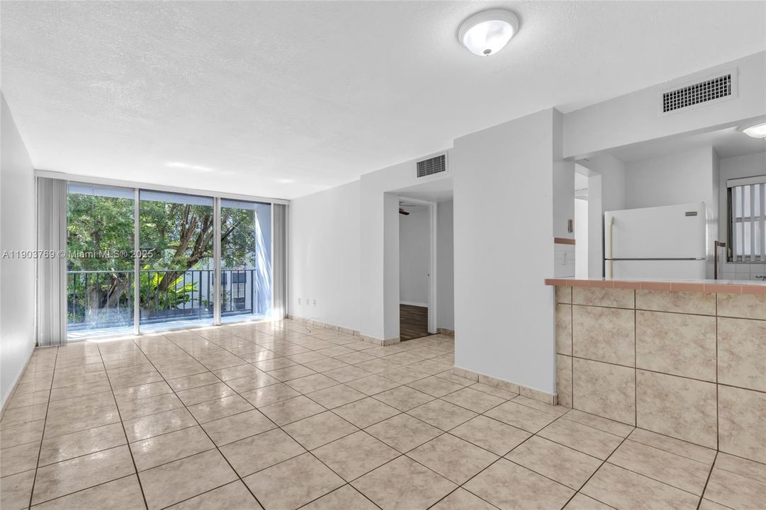 Active With Contract: $1,850 (1 beds, 1 baths, 620 Square Feet)