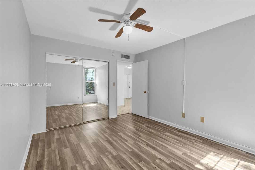 Active With Contract: $1,850 (1 beds, 1 baths, 620 Square Feet)