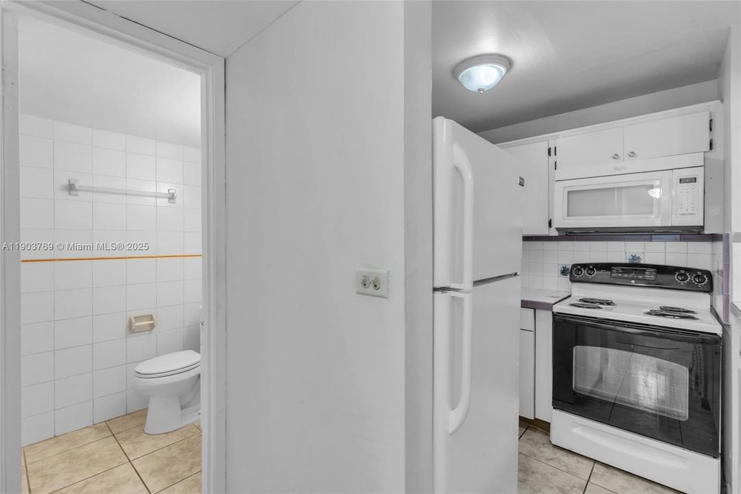 Active With Contract: $1,850 (1 beds, 1 baths, 620 Square Feet)