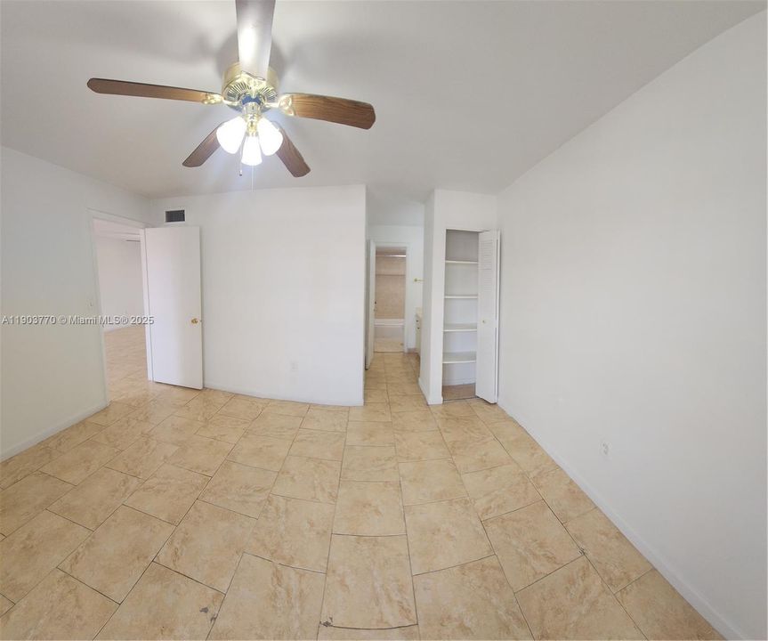 For Rent: $1,674 (1 beds, 1 baths, 610 Square Feet)