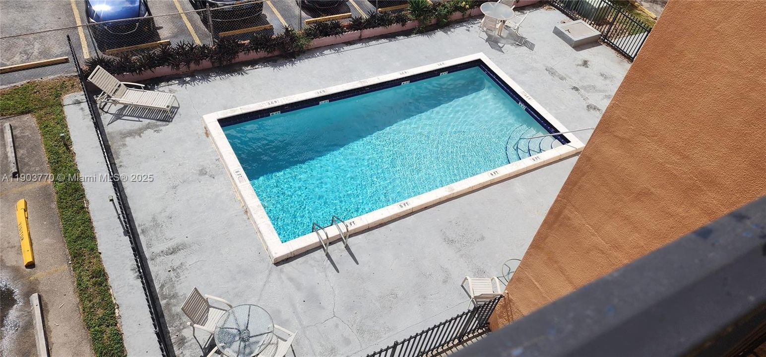 For Rent: $1,674 (1 beds, 1 baths, 610 Square Feet)