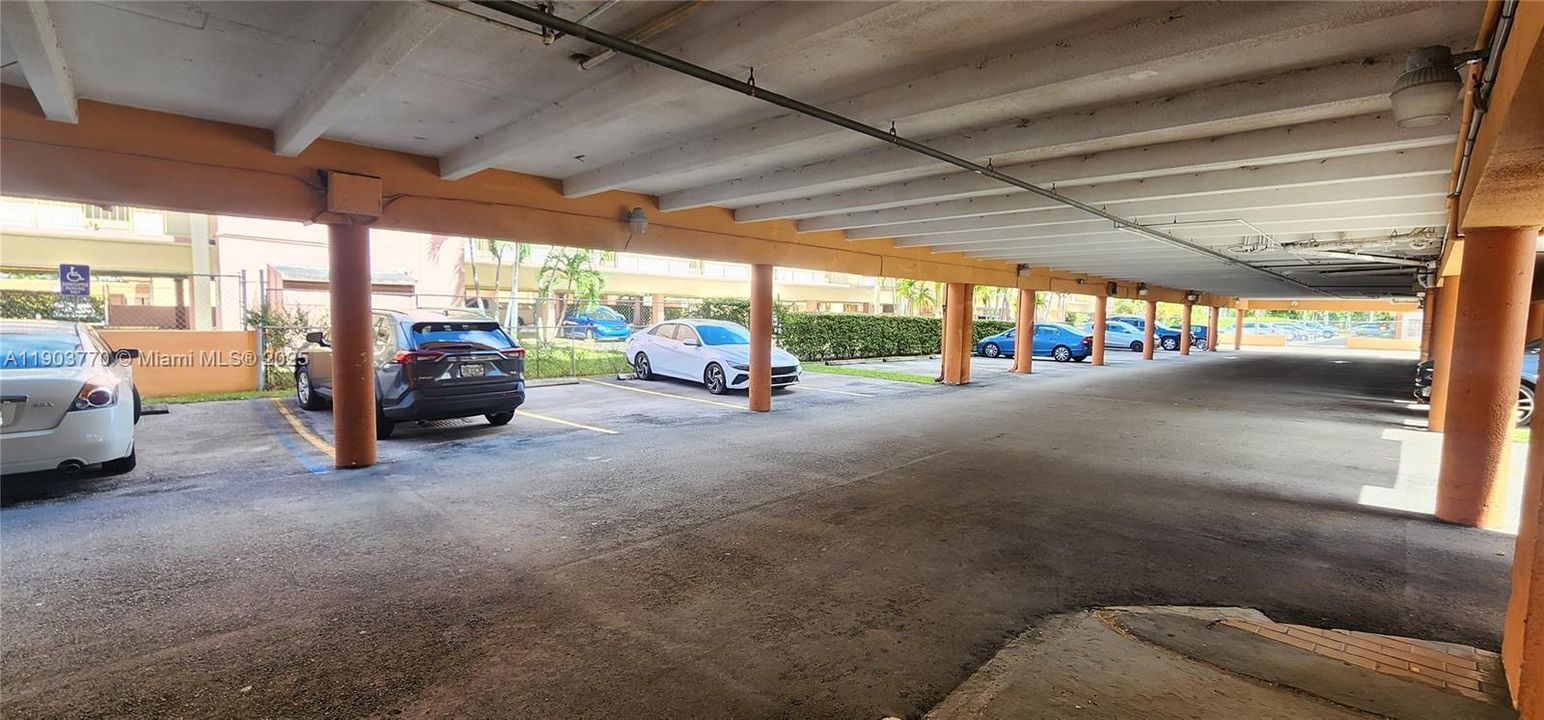 For Rent: $1,674 (1 beds, 1 baths, 610 Square Feet)