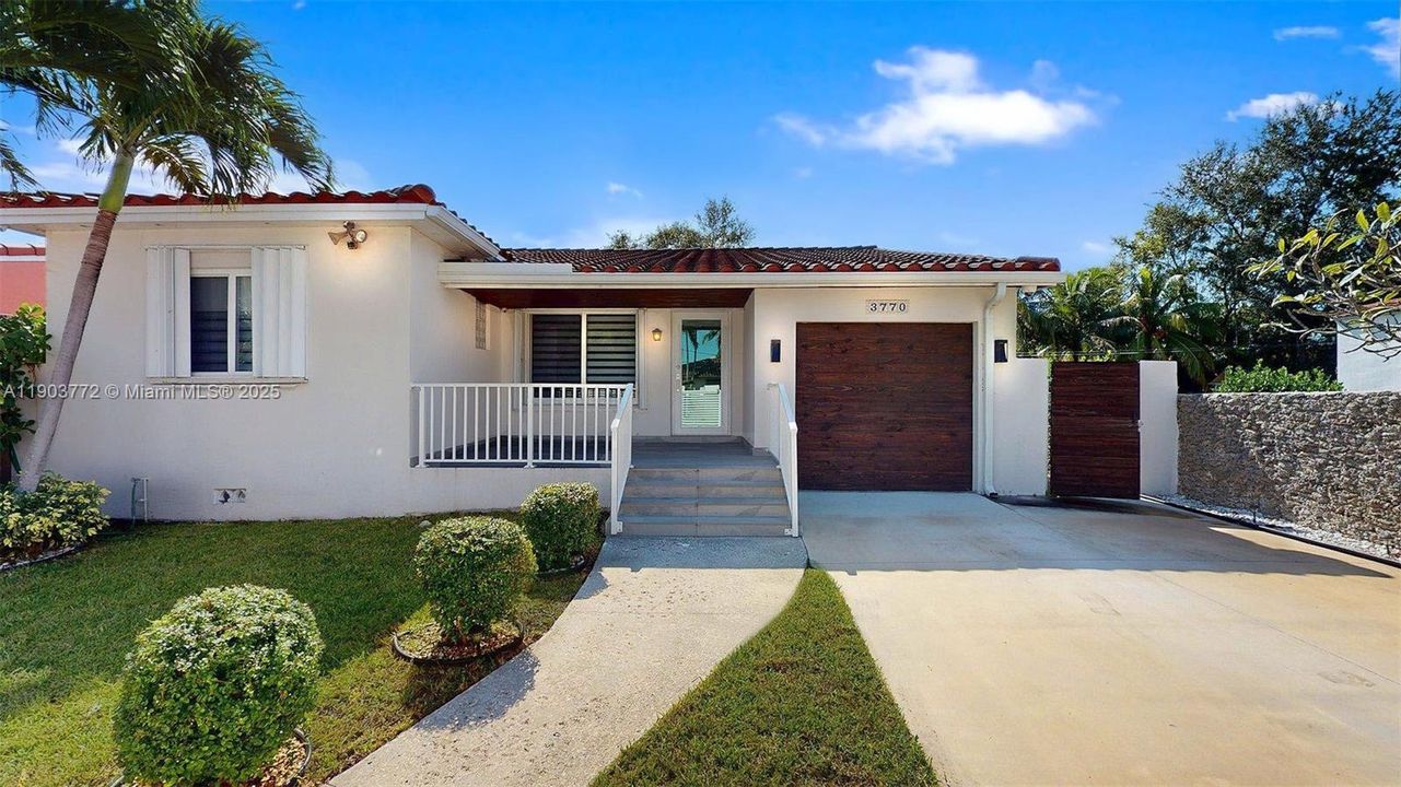 Recently Rented: $3,750 (3 beds, 2 baths, 1272 Square Feet)