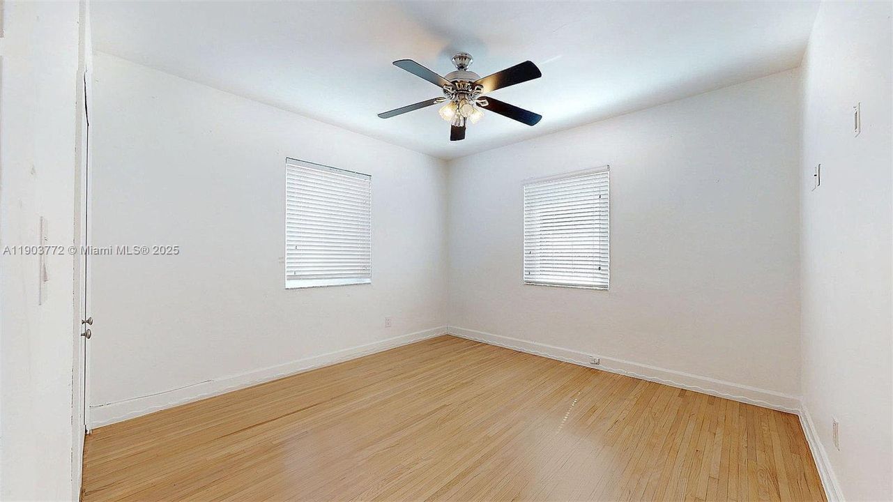 Recently Rented: $3,750 (3 beds, 2 baths, 1272 Square Feet)