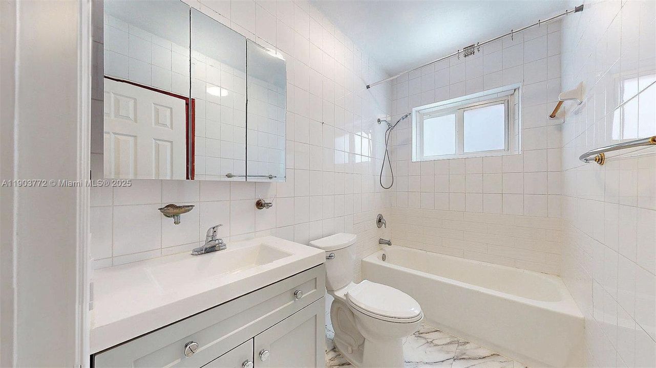 Recently Rented: $3,750 (3 beds, 2 baths, 1272 Square Feet)