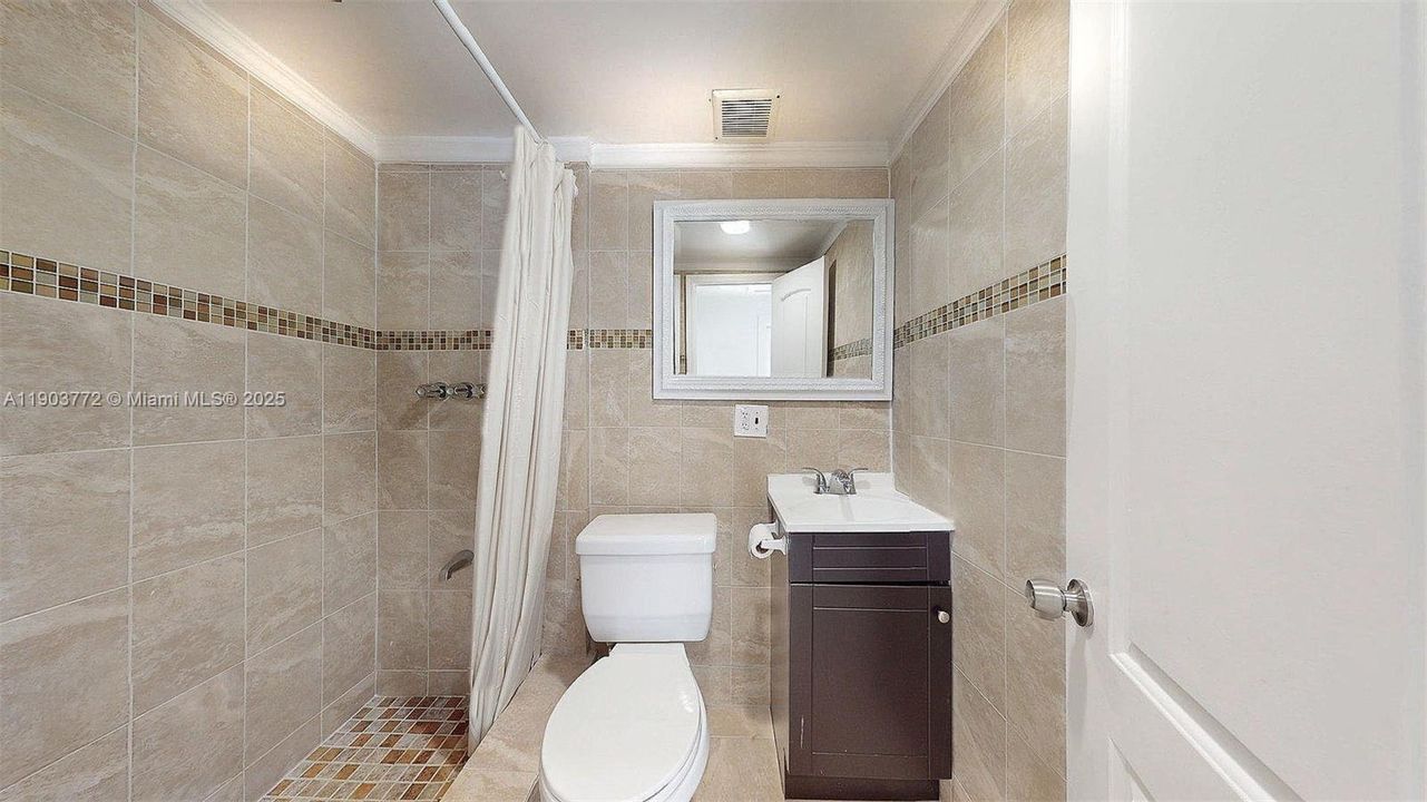 Recently Rented: $3,750 (3 beds, 2 baths, 1272 Square Feet)