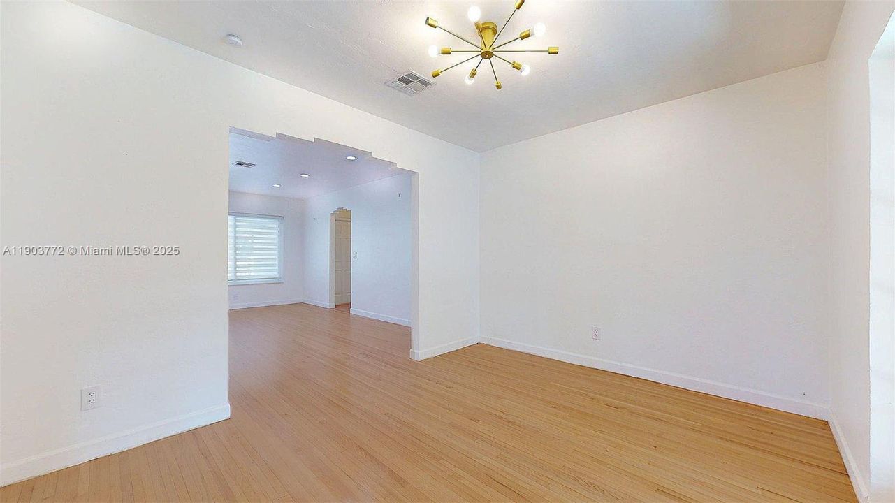 Recently Rented: $3,750 (3 beds, 2 baths, 1272 Square Feet)