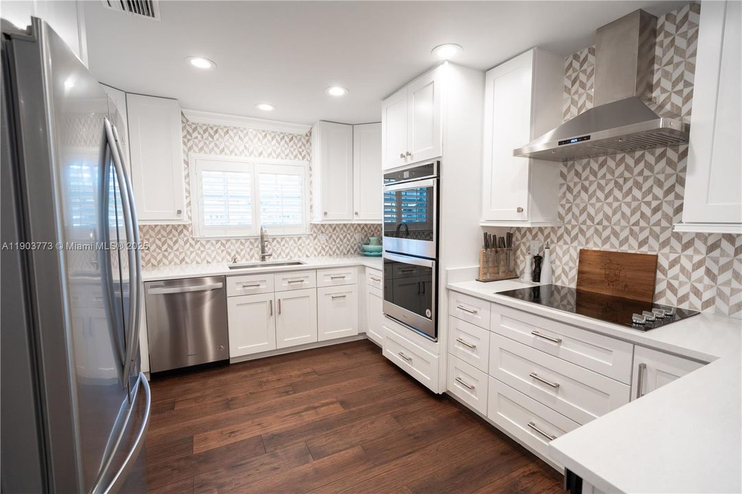 En Venta: $1,400,000 (4 camas, 3 baños, 2532 Pies cuadrados)