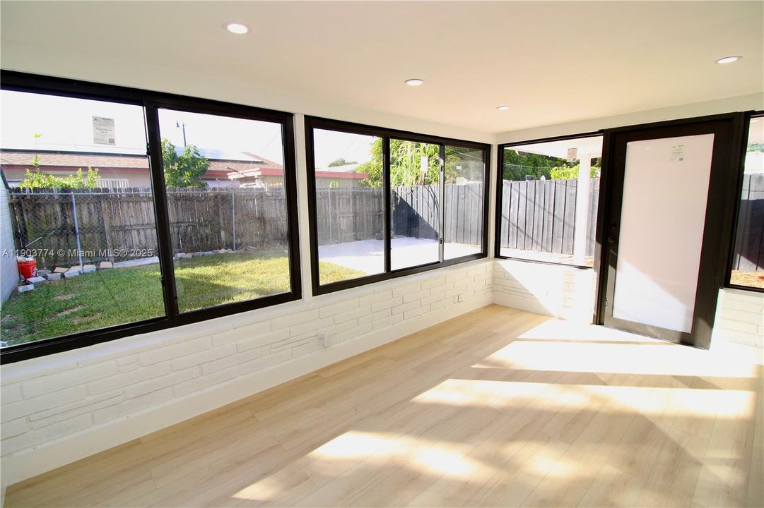 For Sale: $535,000 (4 beds, 2 baths, 1542 Square Feet)