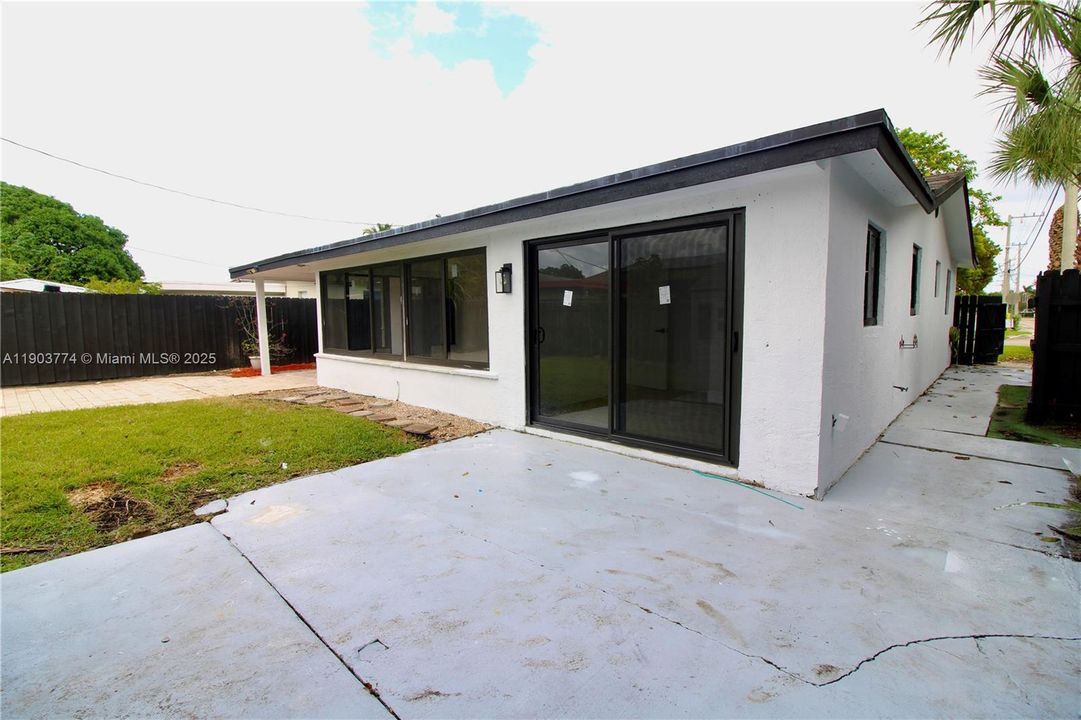 For Sale: $535,000 (4 beds, 2 baths, 1542 Square Feet)