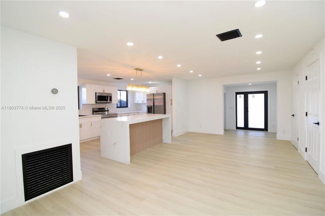 For Sale: $535,000 (4 beds, 2 baths, 1542 Square Feet)