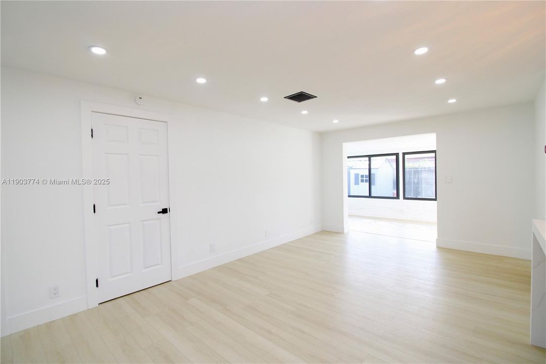 For Sale: $535,000 (4 beds, 2 baths, 1542 Square Feet)