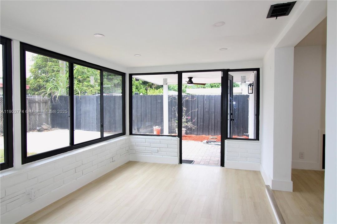 For Sale: $535,000 (4 beds, 2 baths, 1542 Square Feet)