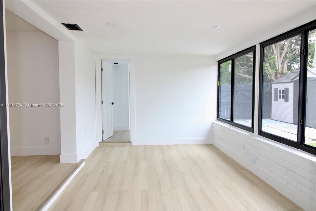 For Sale: $535,000 (4 beds, 2 baths, 1542 Square Feet)