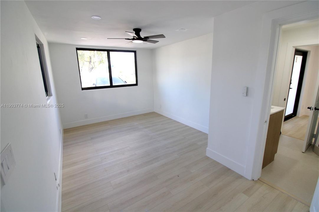 For Sale: $535,000 (4 beds, 2 baths, 1542 Square Feet)