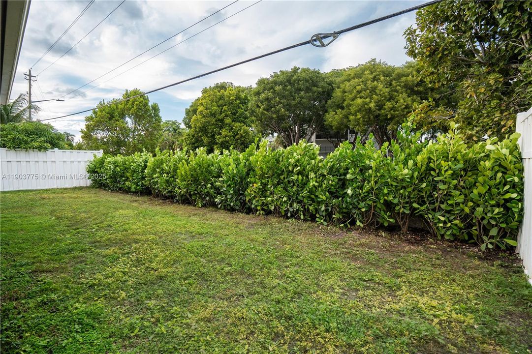 Active With Contract: $630,000 (3 beds, 2 baths, 1554 Square Feet)