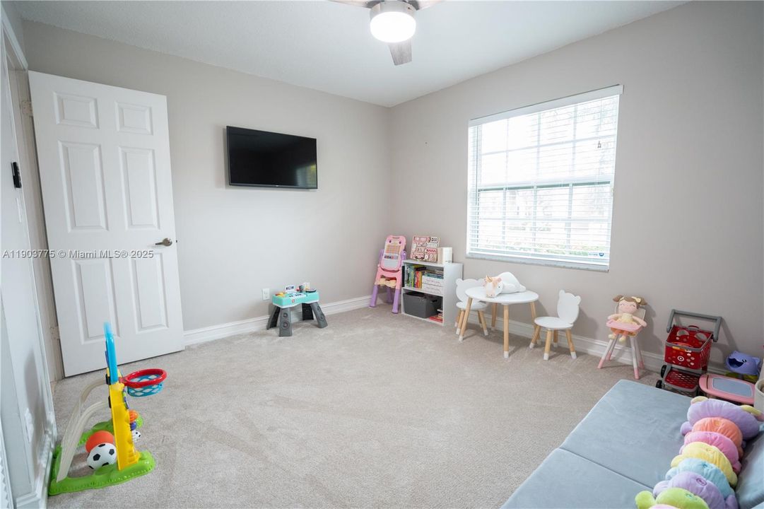 Active With Contract: $630,000 (3 beds, 2 baths, 1554 Square Feet)