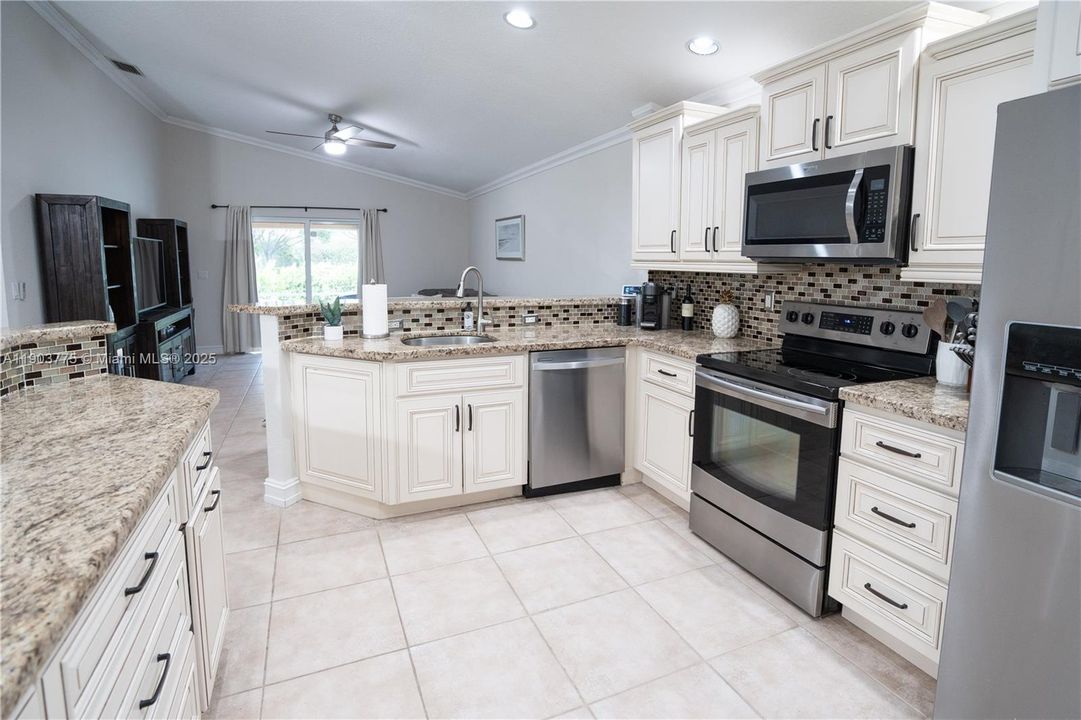 Active With Contract: $630,000 (3 beds, 2 baths, 1554 Square Feet)