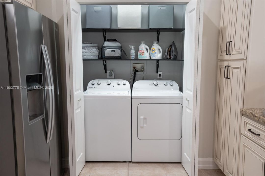 Active With Contract: $630,000 (3 beds, 2 baths, 1554 Square Feet)