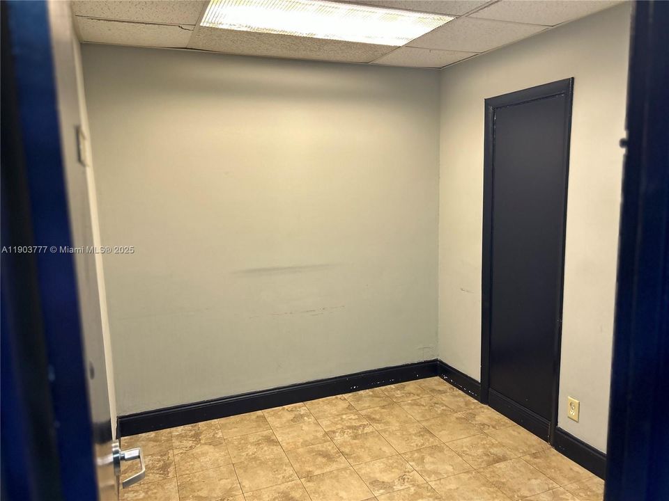 В аренду: $8,625 (0 спален, 0 ванн, 0 Квадратных фут)