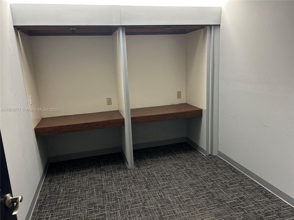 В аренду: $8,625 (0 спален, 0 ванн, 0 Квадратных фут)