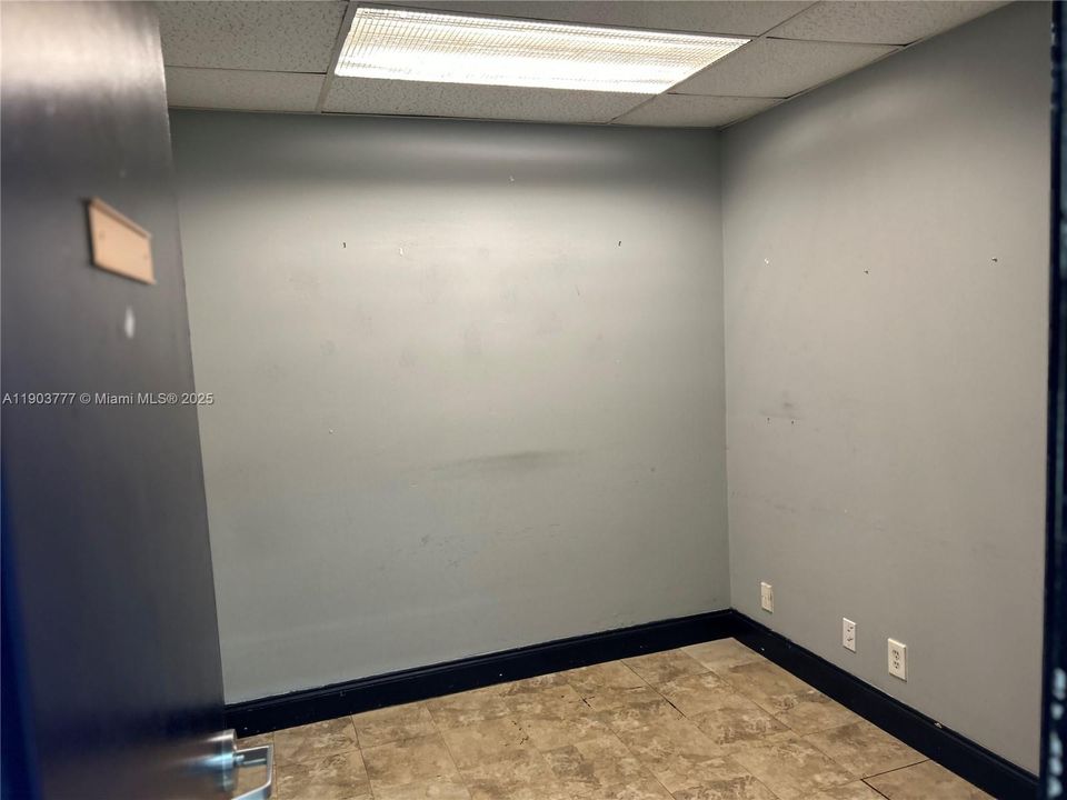 В аренду: $8,625 (0 спален, 0 ванн, 0 Квадратных фут)