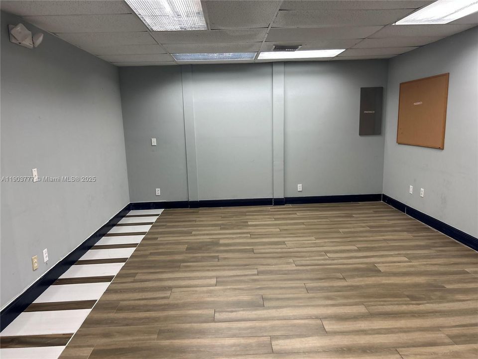 В аренду: $8,625 (0 спален, 0 ванн, 0 Квадратных фут)