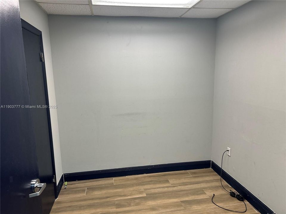 В аренду: $8,625 (0 спален, 0 ванн, 0 Квадратных фут)