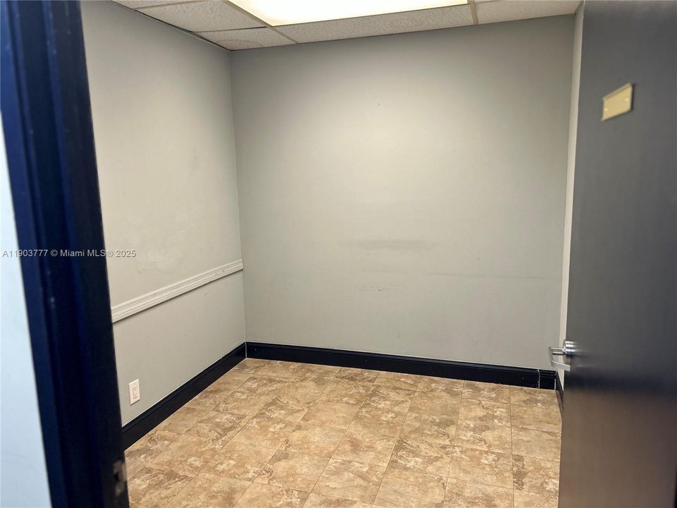 В аренду: $8,625 (0 спален, 0 ванн, 0 Квадратных фут)