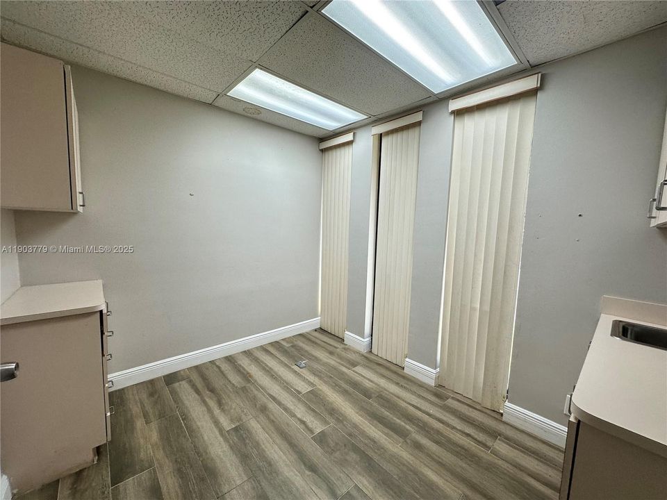 For Rent: $4,025 (0 beds, 0 baths, 0 Square Feet)